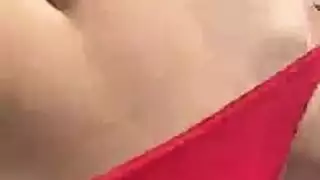 فتاة شقراء ونتاك