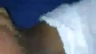 الفتاة الساخنة تتعرى وتتوسل للحصول على ضرب عنيف لشرجها