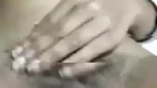 لقطة جنسية صريحة: الفتاة المسلمة آبي تكشف عن أثدائها المذهلة