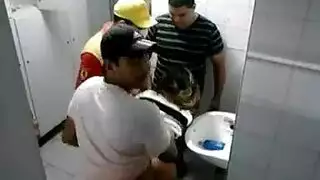 هزاز تعرية الفندق