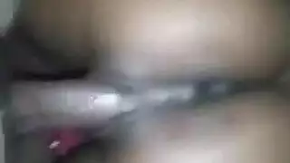 فتاة الرسوم الإباحية تركب قضيبًا سمينًا قبل العمل الشرجي