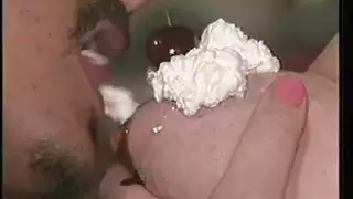 شيميل مع رجل وامراءة