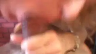 ثلاثية سحاقية مثيرة مع زوجة الأب وصديقتها الجامحة