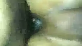 آسيوية مثيرة كبيرة الثدي تأخذ عضواً أسود ضخم