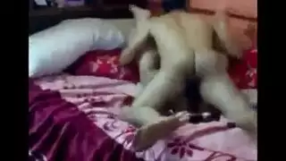 مصري مثير ينيك عاهرة بقوة على السرير