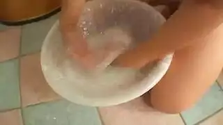 نساء مصرية منحنيات في العبيات يتوسلن للسائل المنوي على مؤخراتهن