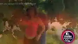 جنس قدم xxx: شقراء مفلوسة تستخدم قدميها كلعبة جنسية صريحة