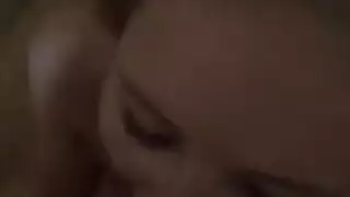 العاهرة الروسية تأخذ كل لعبة في مهبلها