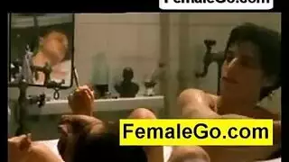 إباحية سحاقية مبللة: دفعها لهزة الجماع الباكية بكل دفعة