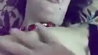 فانتازيا دياثة حقيقية: مشاهدتها وهي تأخذ شرج قاسي