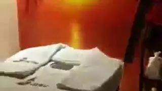 رولا يموت أخت هيفاء وهبي عارية الصدر في جلسة مساج