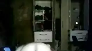 عرض شرجي ساخن: الفاتنة البرازيلية تظهر مؤخرتها المستديرة