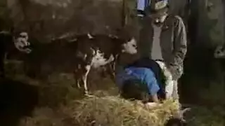 ضرب على بالات التبن: جلسة نيك مزرعة قاسية