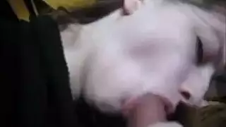 مصارعة سحاقية تتحول إلى جلسة لحس مهبل جماعي