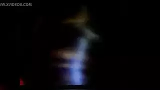 ينيكها فى طيزها بعمق