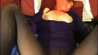 عاهرة الفروسية كارين تمارس الجنس مع حصان