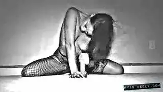 ريان كيلي يحصل بوسها اصابع الاتهام من قبل لها مثليه نادي نسائي فتاة كاتيا كاسين