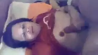 xxx محرم: قميص نوم أحمر وقذف داخل أخته