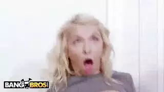 حلم تعدد الإيلاج: الأم وابنتها مع شاب وسيم ذو قضيب كبير