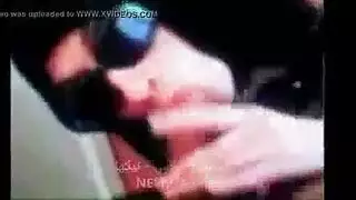 فتاة مسلمة تمص حتى يقذف في فمها