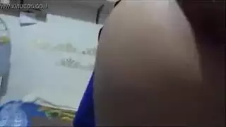 نكاح عائلي محرم: الأخت تقدم طيزها للشرج