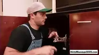 حركة هاردكور مكثفة مع طيز عاهرة جميلة مستديرة ومثالية