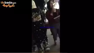 تتكلم بلتلفون وتجيب حليبها