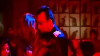 ممثلة بوليوود الساخنة بالمحاكاة: شرج عنيف وجماع كلبي