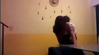 أفلام إباحية بكاميرا خفية: زوجة مثيرة تمارس الجنس مع عشيقها