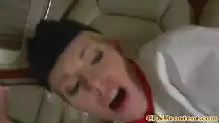 مضيفة الطيران تتناك من الراكب الثري