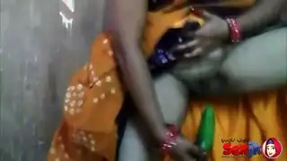 سيدة عربية باالزي الوطني بتمارس الجنس مع نفسها بالقضيب الصناعي