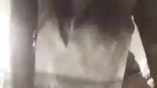 قضيب الدولار المنتصب يضرب الإباحية في جنس صريح