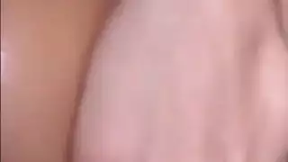 الناضجة أليكسيس فوكس تأخذ قضيب شاب في فيلم إباحي صريح