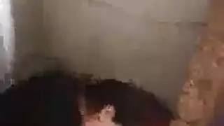 عاهرات المسرح يعشقن الصفع الخشن والجنس الجماعي العنيف