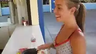 سحاقيات يستخدمن الرباط لممارسة الجنس مع بظر بعضهن لأقصى درجات النشوة