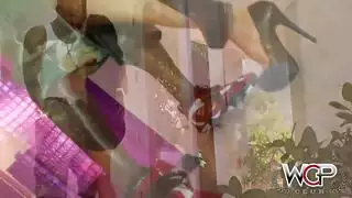 إباحية صريحة: لحس فرجها ثم نكها بعمق