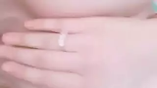 جسم حار، فرج مبلل: متعة فردية تؤدي إلى جماع إباحي خشن