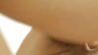 جلسة تداخل مزدوج حادة: قضيبين يملآن مهبل مبلل واحد