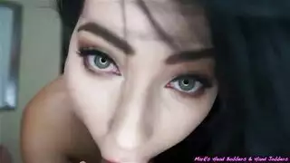 أريا تتعرض لقذف على الوجه وتدليك بين الثديين في مشهد صريح