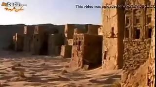 مشهد جنسي جماعي ملكي: كليوباترا في جنس فموي سحاقي مبلل