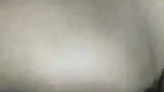 فتاة سوداء مصاصة شقراء