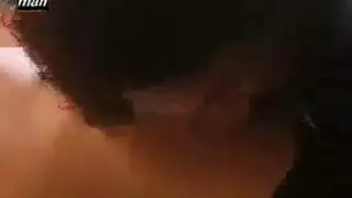 الصداقة المتجددة تتحول إلى حفلة سحاقية تتضمن القذف المائي والجنس الفموي العميق