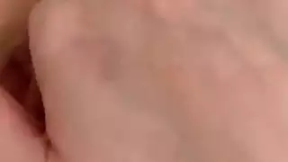 اخ ينيك اخته الصغيره ويقذف في كسها مترجم عربي