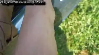 حركة أقدام خفيّة في السيارة تؤدي إلى تغطية كاملة بالسائل المنوي