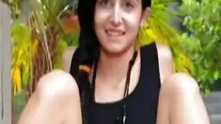 المتدربة الوقحة تُنكح بقوة من قبل مديرها في المكتب