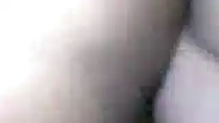 فتاة بريئة تكتشف رغبة حبيبها السرية لصديقتها المفضلة