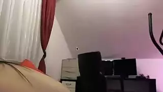 بنات معا كلاب فقاط