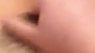 شقراء قصيرة الشعر تحب التعمق في الحلق والجنس العميق في المهبل