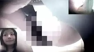 إكس إكس إكس: سمراء موشومة تثير، شاب مفلس يستمني بسرعة