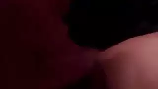 مشاهدة مراهقة عربية تداعب فتحتها الضيقة بإصبعها